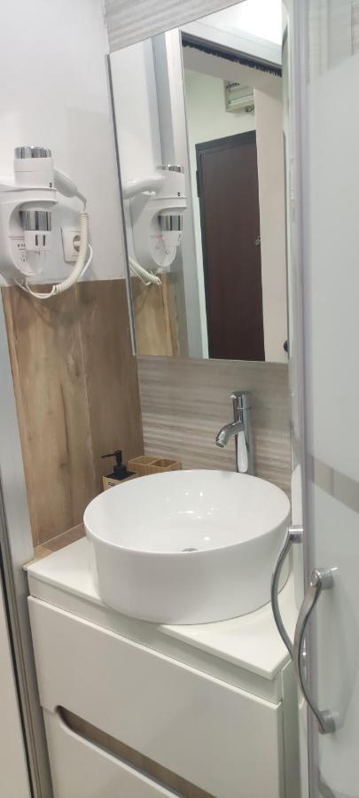 Studio Apartman โตรกีร์ ภายนอก รูปภาพ